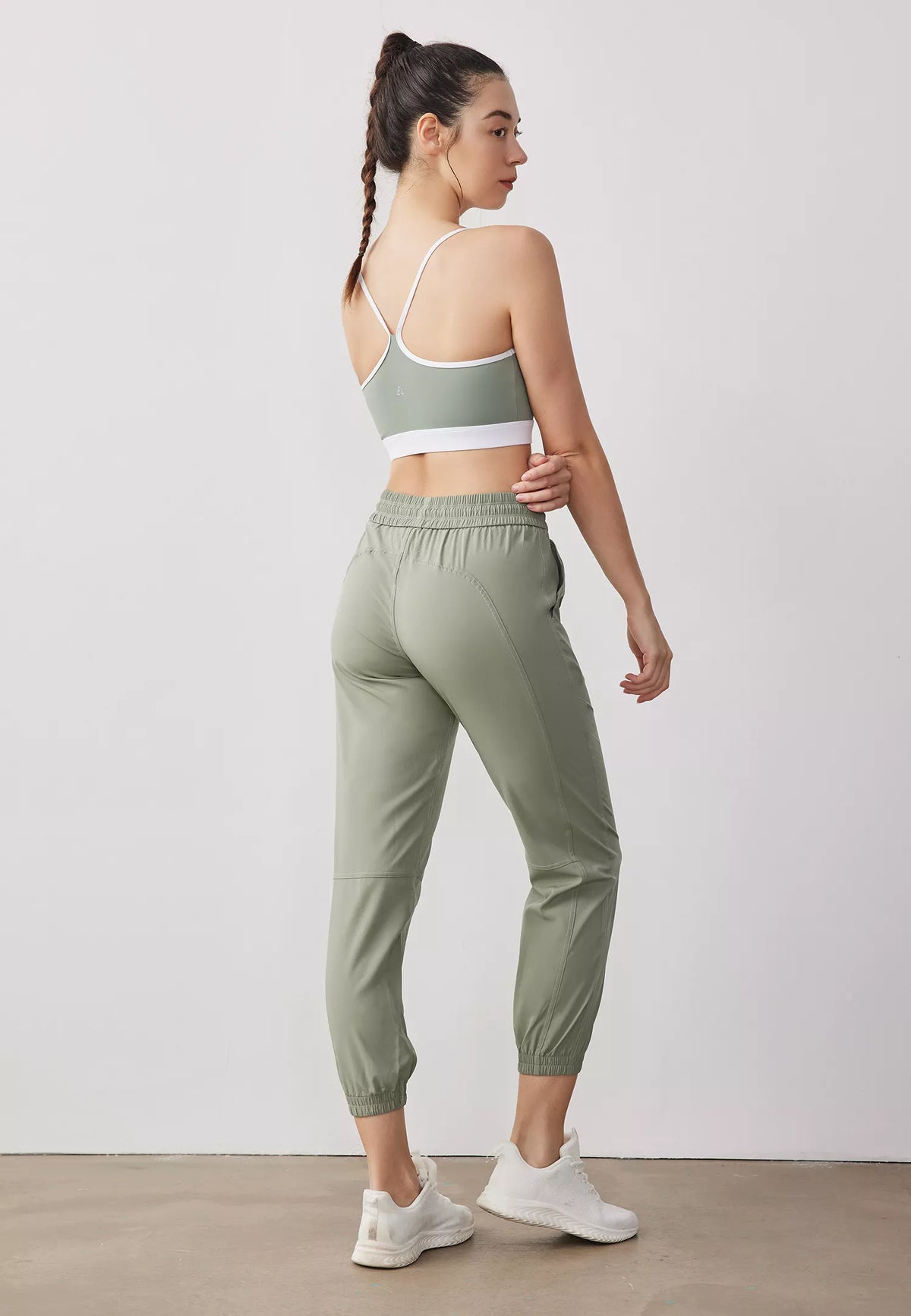 Jogger con piezas Baseline