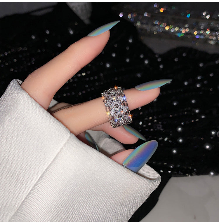 Anillo de banda de circonita para mujer