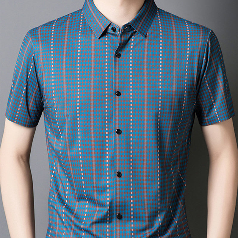 Camisa informal de manga corta con solapa elástica y cuadros vibrantes para hombre