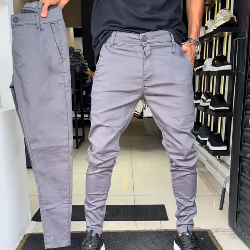 Pantalones casuales de color sólido de corte ajustado para hombre