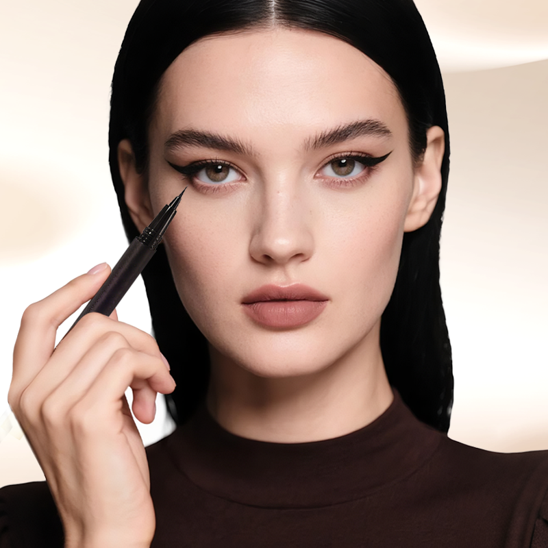 👁️✨ Lápiz Delineador de Ojos Líquido Resistente al Agua – Define tu Mirada con Precisión y Durabilidad Todo el Día 💖🌟