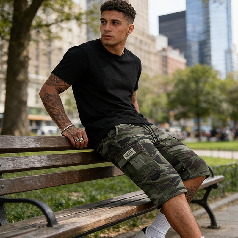 Pantalones cortos cargo de camuflaje masculino con múltiples bolsillos