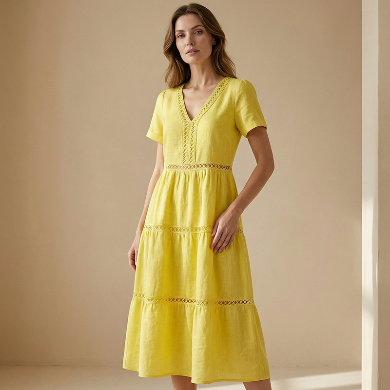 Vestido elegante de mujer con escote en V e inserción de encaje