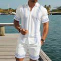 Set de camiseta y pantalones cortos de manga corta con estampado floral masculino