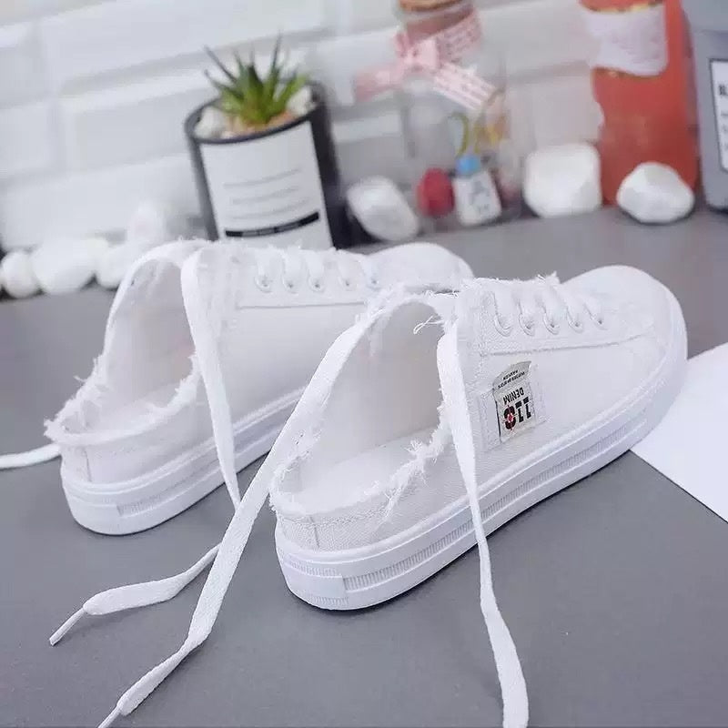 👡 ¡OFERTA POR TIEMPO LIMITADO 50% DE DESCUENTO! 🌀 Zapatillas Mule de Mezclilla para Mujer – Diseño Sin Talón, Bordes Deshilachados, Suela Plana y Estilo Casual Versátil ✨